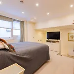 Paddington 7-Bed 13-Guest Massive House W Patio